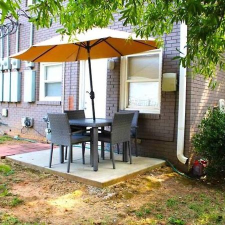 Cheerful 2-Story Apt W/ High Speed Wi-Fi & Patio! Apartment Charlotte Exterior photo